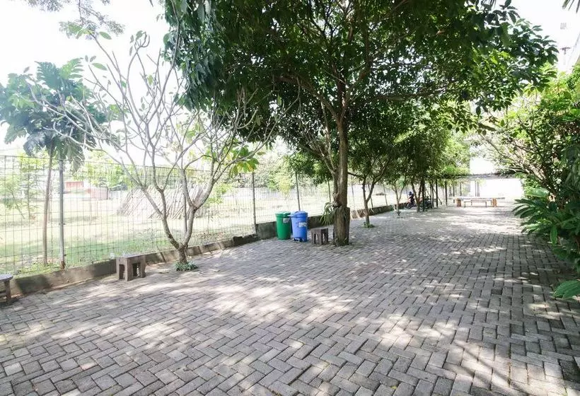 Hotelli Airy Syariah Pondok Bambu 3 Bojonegoro