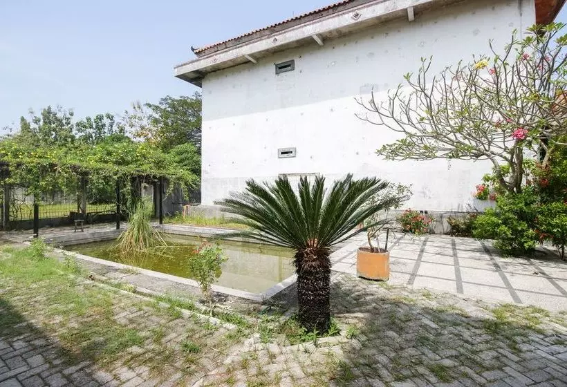 Hotelli Airy Syariah Pondok Bambu 3 Bojonegoro