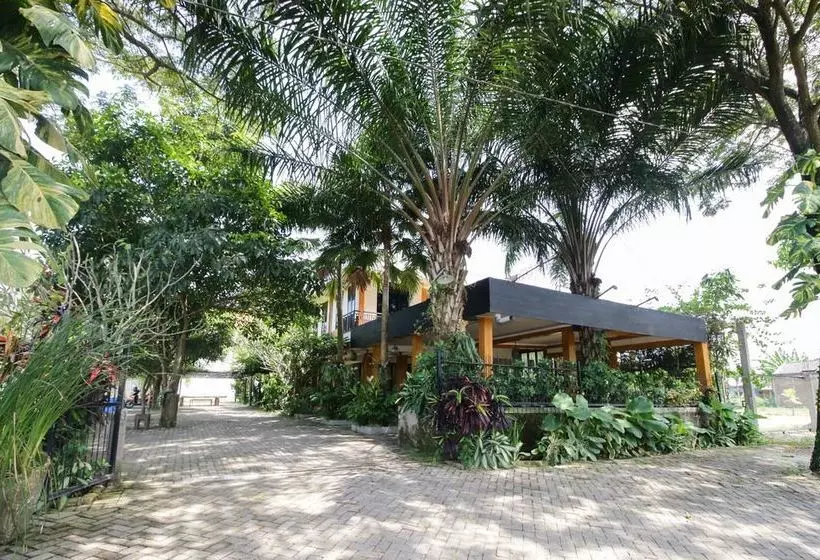 Hotelli Airy Syariah Pondok Bambu 3 Bojonegoro