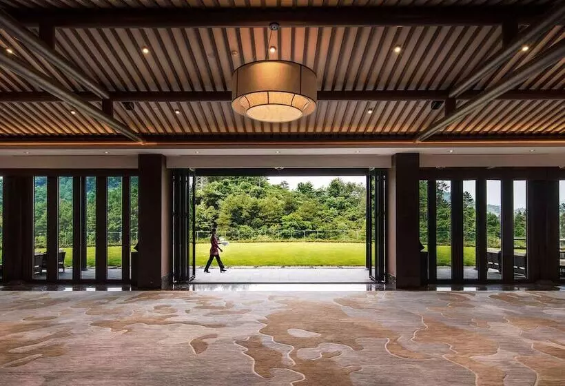 ホテル Banyan Tree Anji