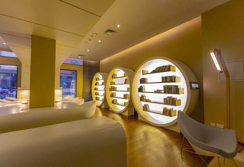 酒店 Four Points By Sheraton Production City, Dubai