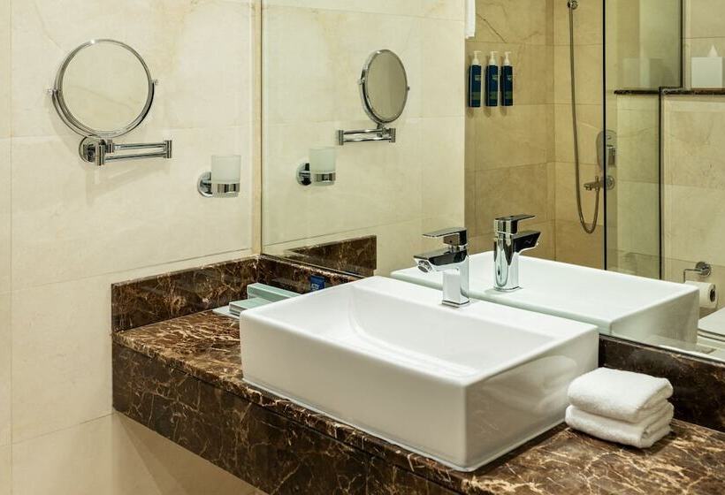 酒店 Four Points By Sheraton Production City, Dubai