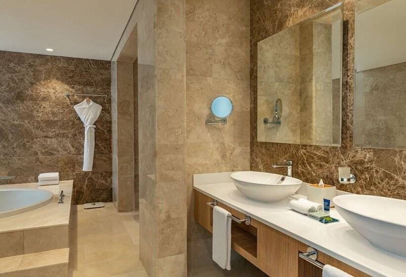 酒店 Four Points By Sheraton Production City, Dubai