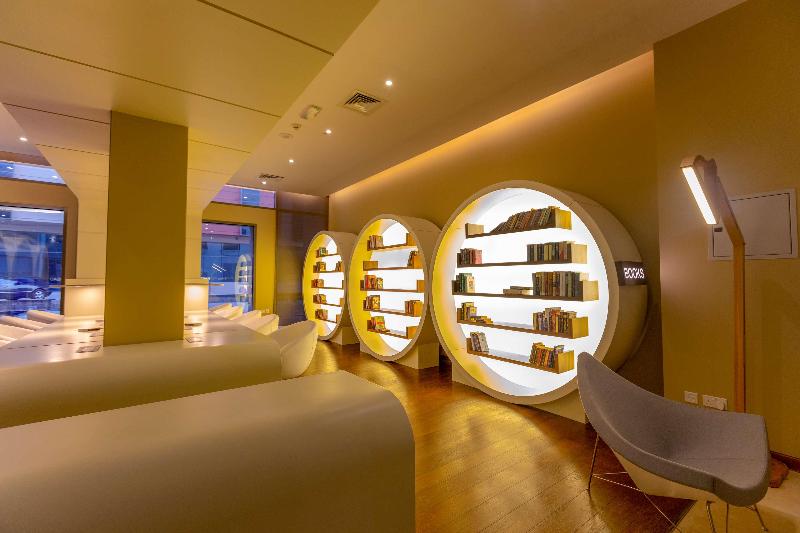 酒店 Four Points By Sheraton Production City, Dubai