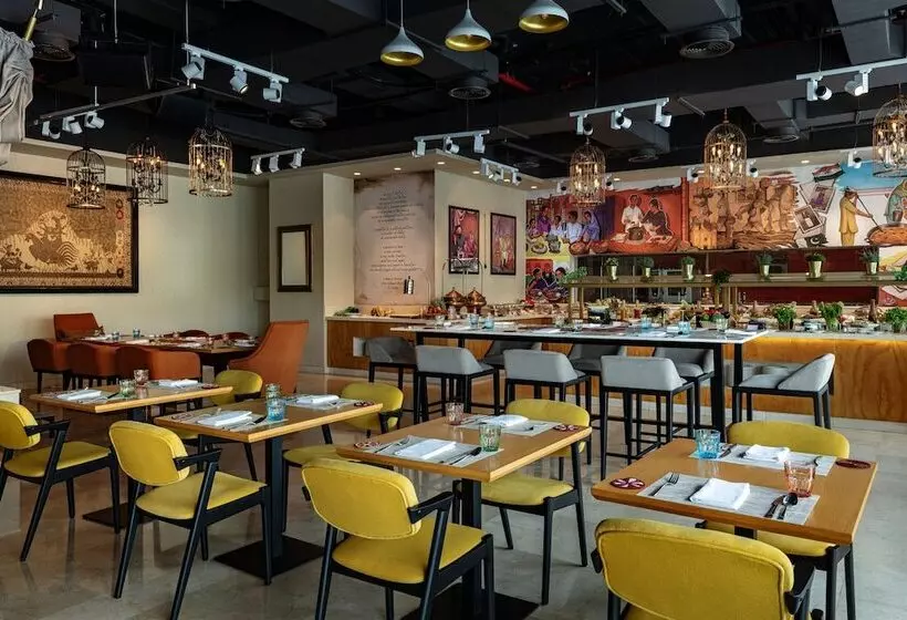 ホテル Four Points By Sheraton Production City, Dubai