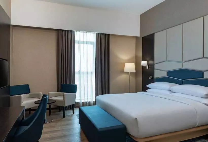ホテル Four Points By Sheraton Production City, Dubai