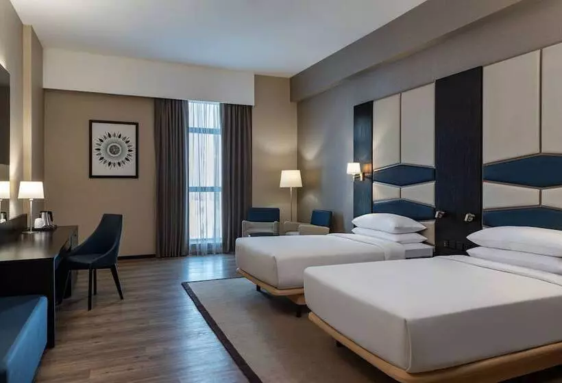 ホテル Four Points By Sheraton Production City, Dubai