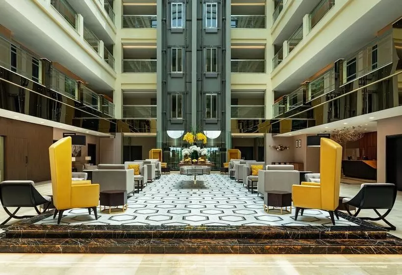 ホテル Four Points By Sheraton Production City, Dubai
