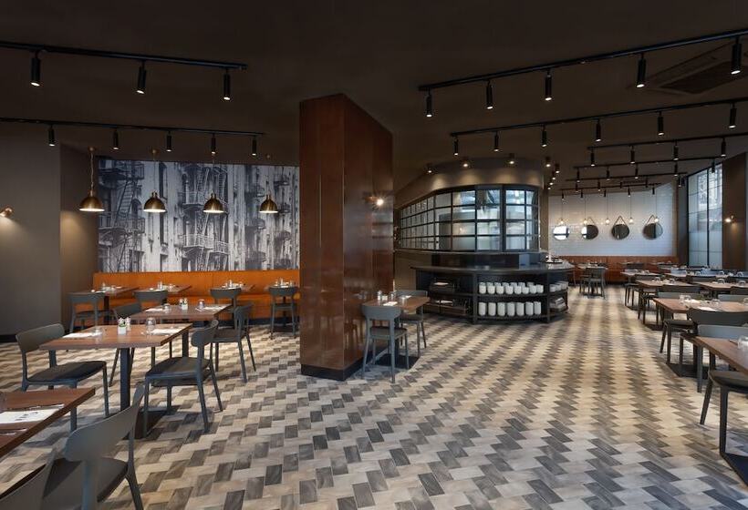 هتل Urban Rooms By Neu Collective