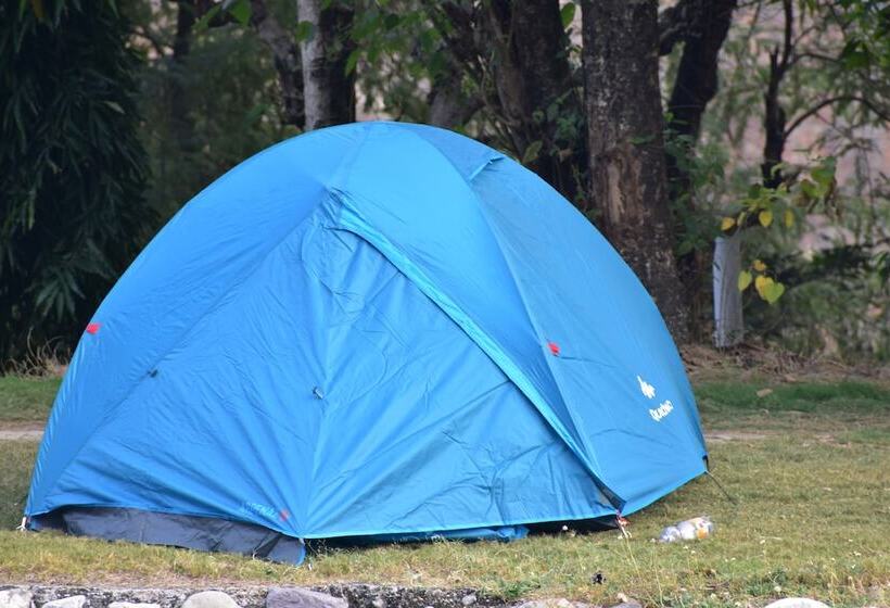 Отель Wildhawk Adventures