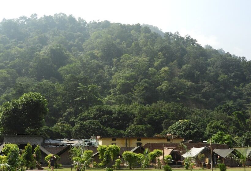 Отель Wildhawk Adventures