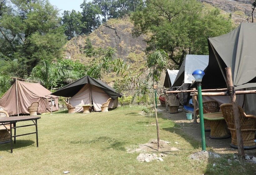 Отель Wildhawk Adventures