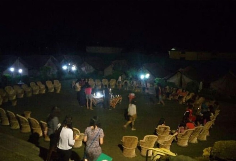 Отель Wildhawk Adventures