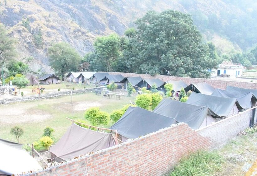 Отель Wildhawk Adventures