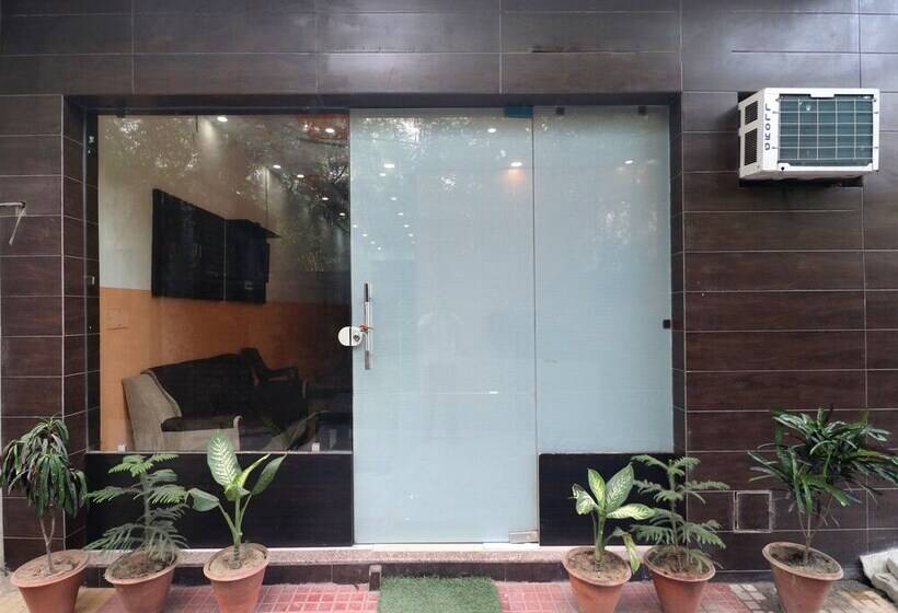 Oyo 16702 Home Luxurious 2 Bhk Villa Khanyara Road