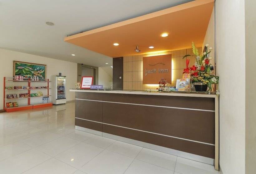 بنسيون Reddoorz Near Universitas Sebelas Maret