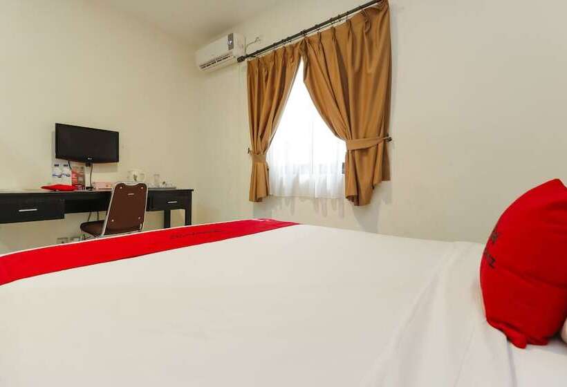 بنسيون Reddoorz Near Universitas Sebelas Maret