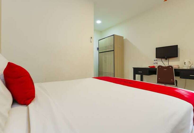 بنسيون Reddoorz Near Universitas Sebelas Maret