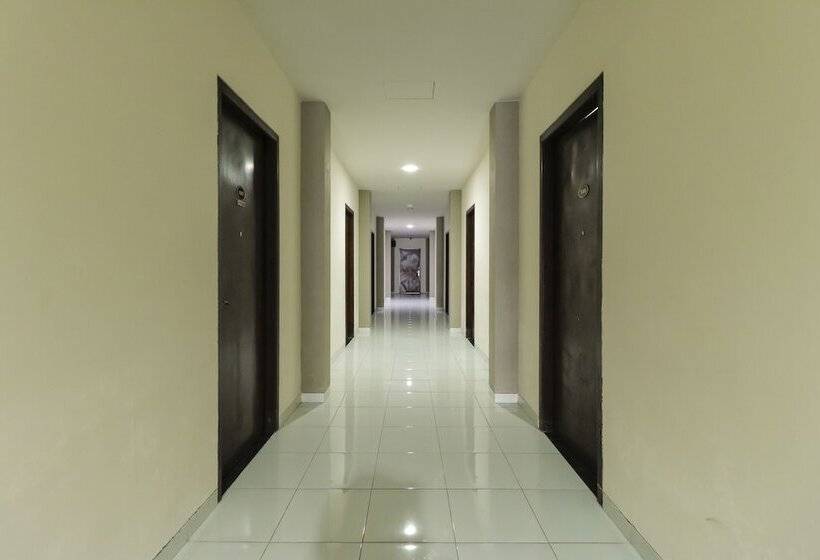 بنسيون Reddoorz Near Universitas Sebelas Maret