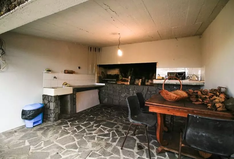 Gouveia Cottage By Analodges