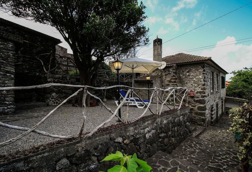 Gouveia Cottage By Analodges