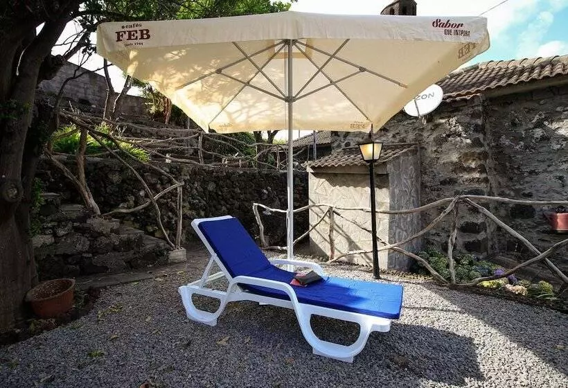 Gouveia Cottage By Analodges