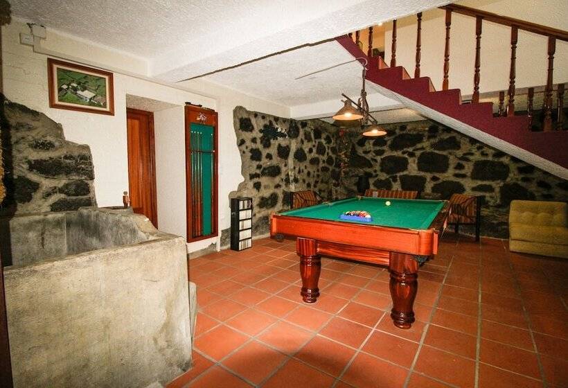 Gouveia Cottage By Analodges