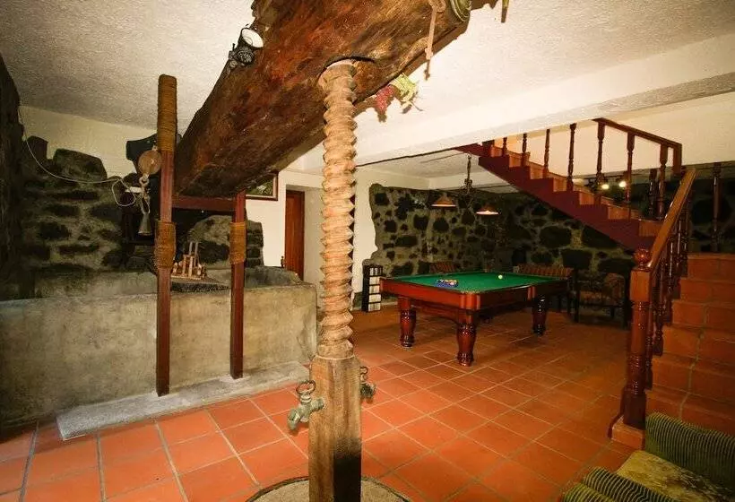 Gouveia Cottage By Analodges