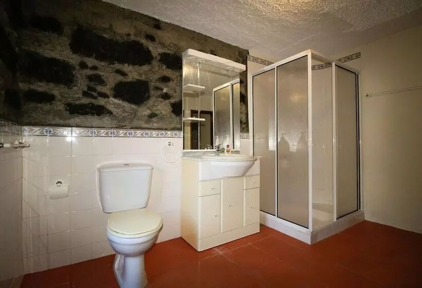 Gouveia Cottage By Analodges