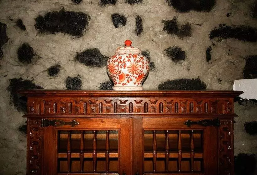 Gouveia Cottage By Analodges