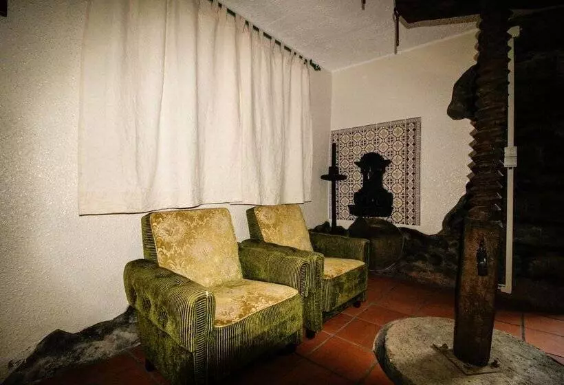 Gouveia Cottage By Analodges