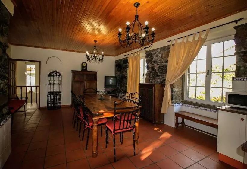 Gouveia Cottage By Analodges