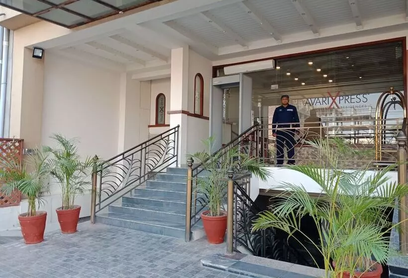 هتل Avari Xpress Faisalabad