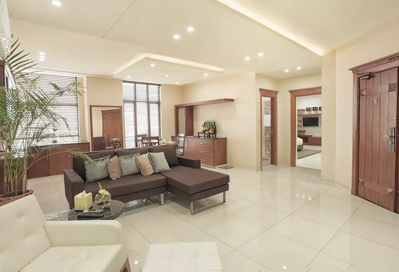 هتل Avari Xpress Faisalabad