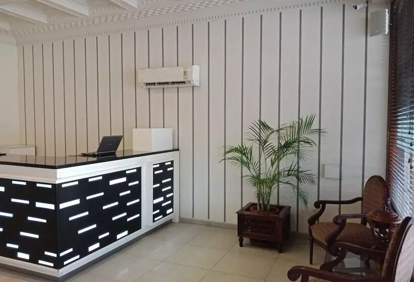 هتل Avari Xpress Faisalabad