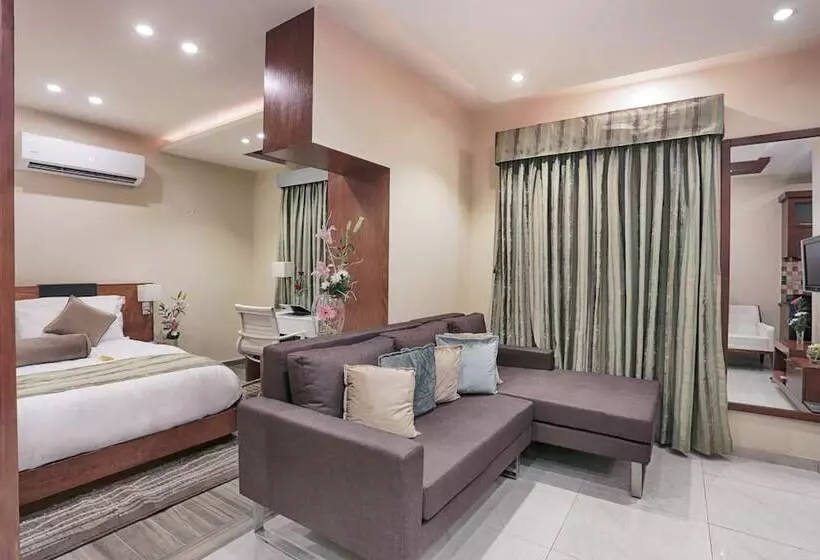 هتل Avari Xpress Faisalabad