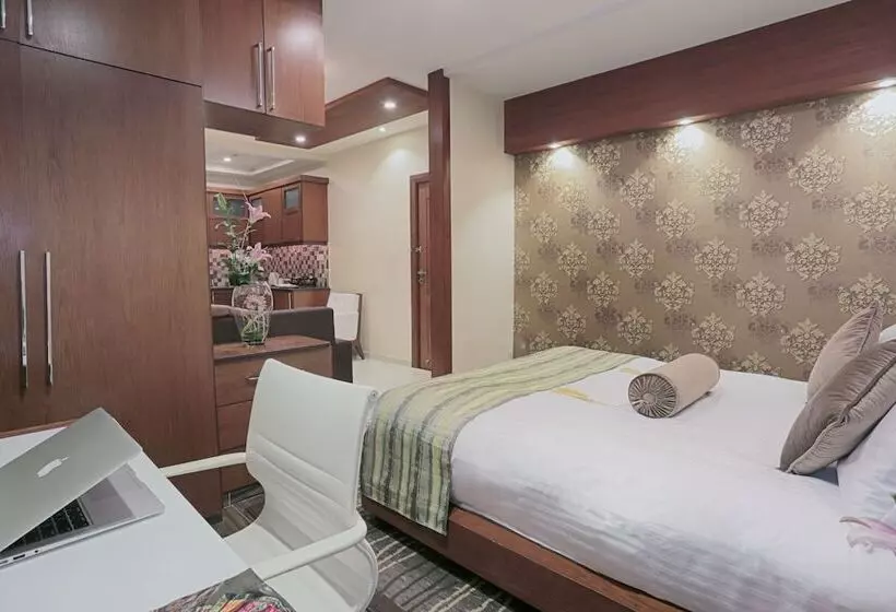 هتل Avari Xpress Faisalabad