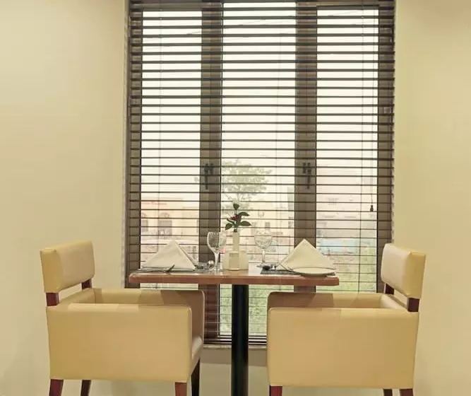 هتل Avari Xpress Faisalabad