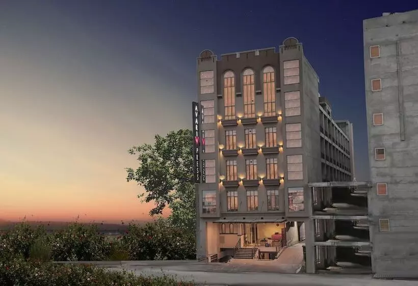 هتل Avari Xpress Faisalabad