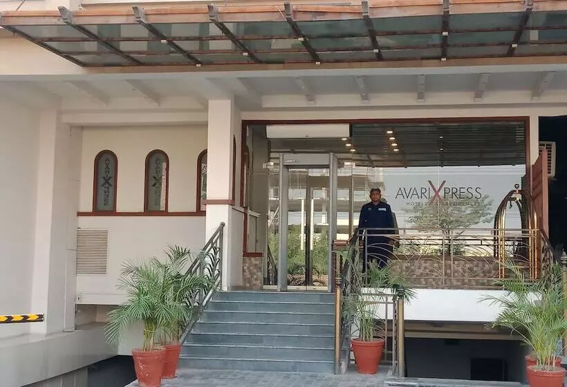 هتل Avari Xpress Faisalabad