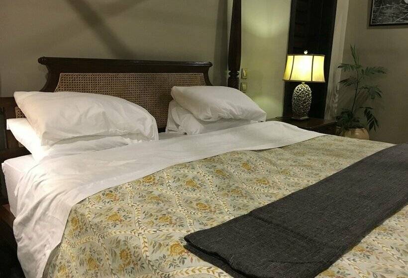 هتل Five Volcanoes Boutique