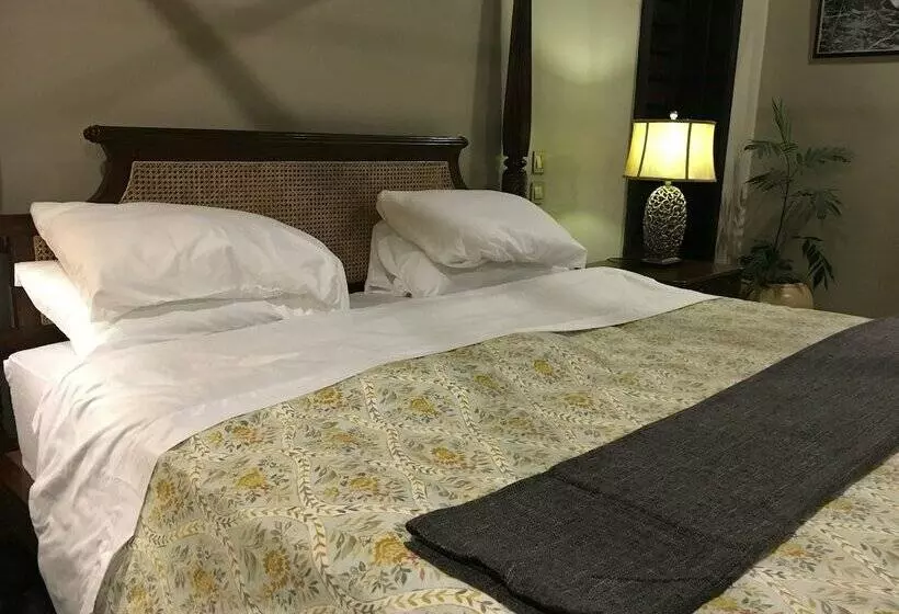 هتل Five Volcanoes Boutique