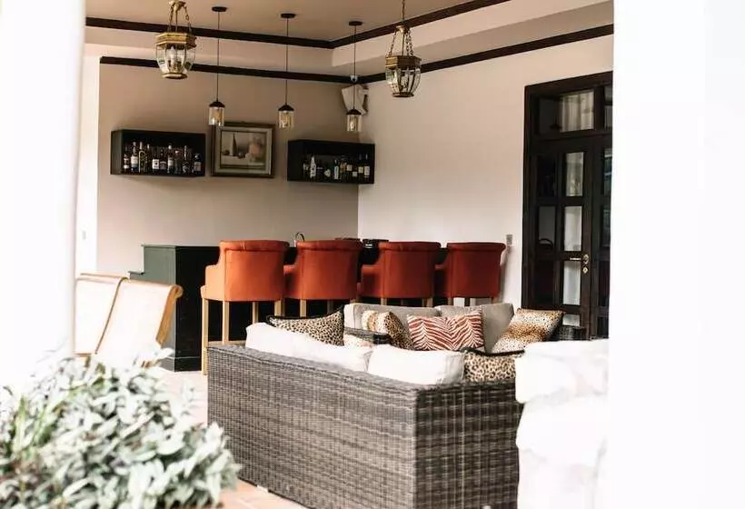 هتل Five Volcanoes Boutique