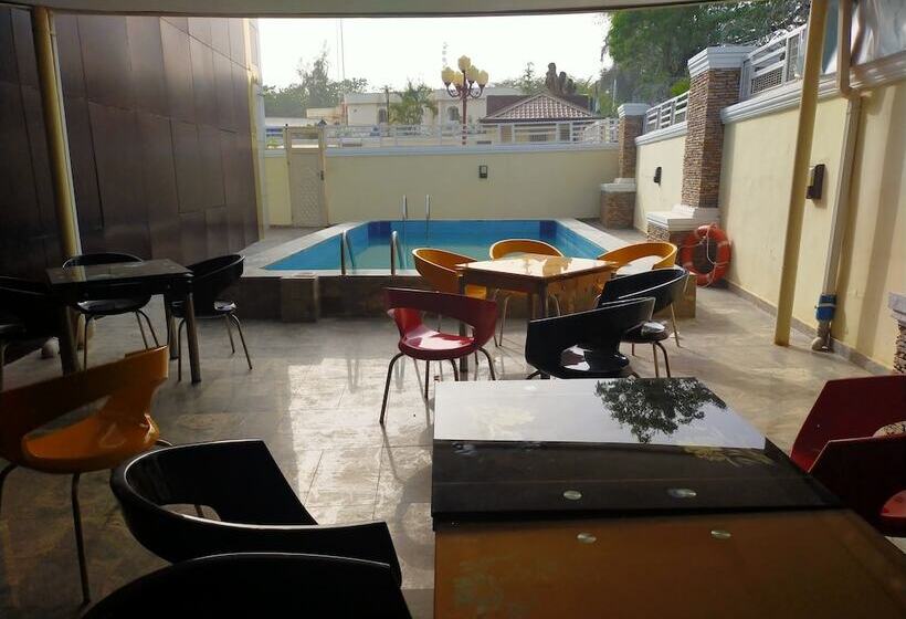 هتل Immaculate Platinum Luxury Resorts