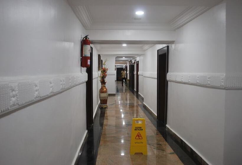 هتل Immaculate Platinum Luxury Resorts