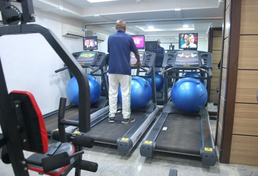 هتل Immaculate Platinum Luxury Resorts