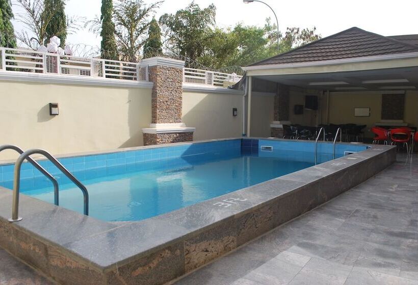 هتل Immaculate Platinum Luxury Resorts