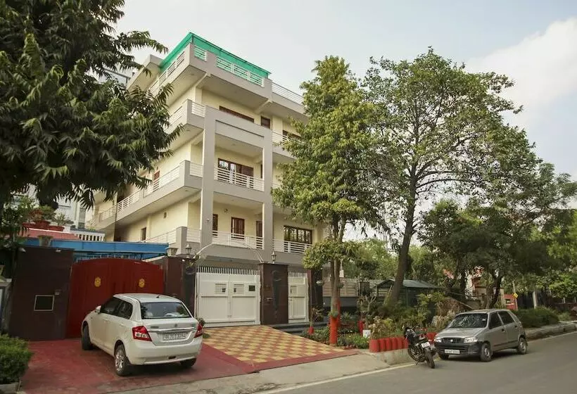 Hotelli Oyo 8430 Absin Hospitality