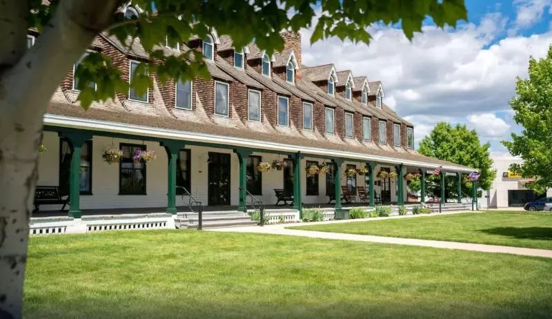 Hotelli Sheridan Inn   Best Western Signature Collection