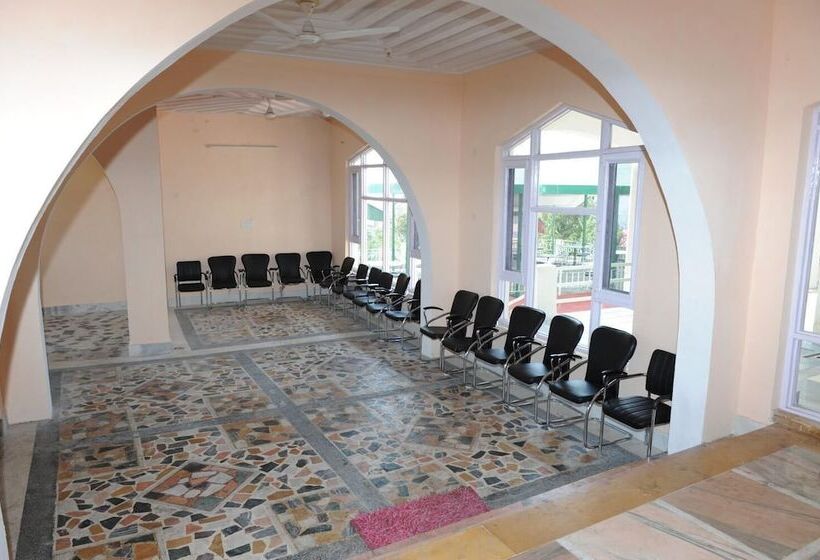 酒店 Shilpi Shavala